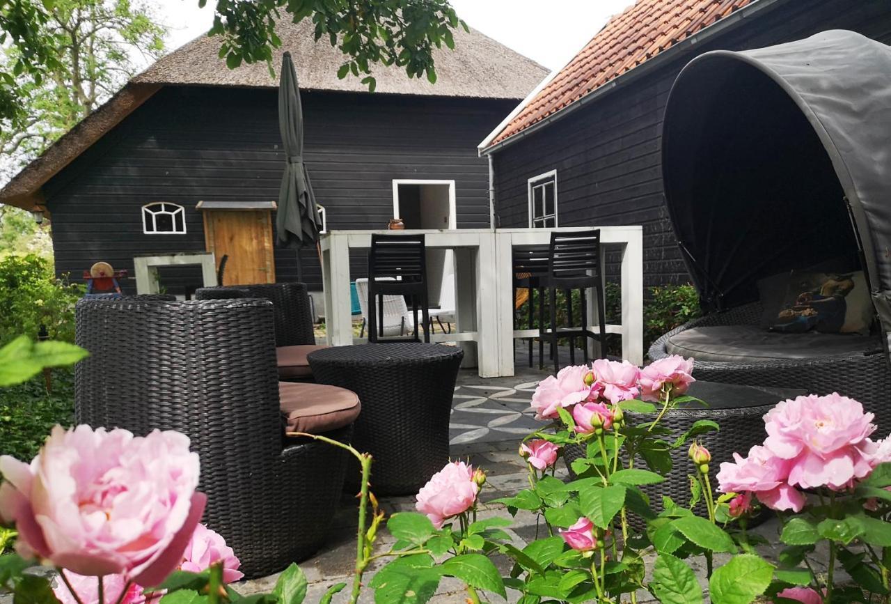 The Black Sheep Hostel Giethoorn Exterior photo